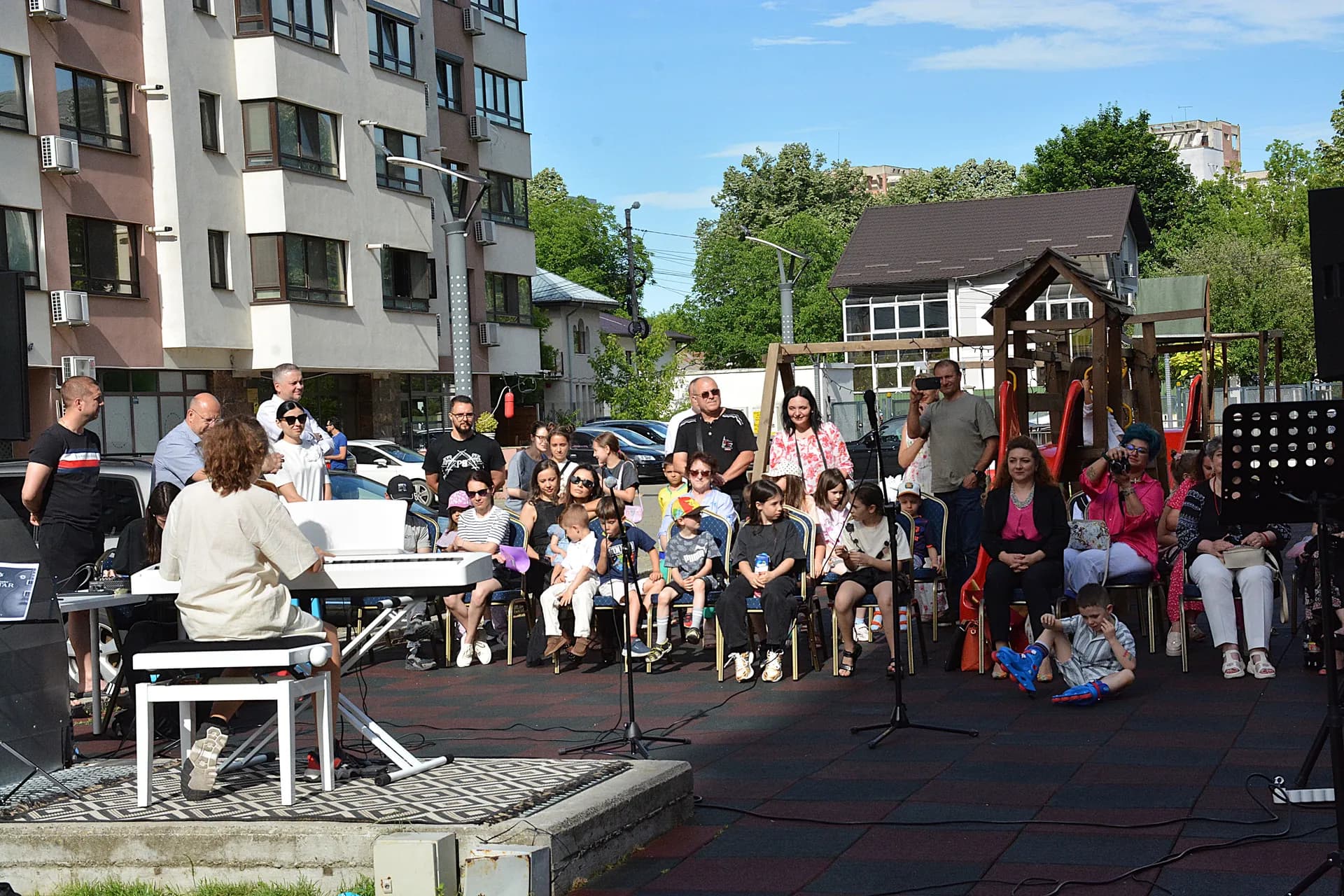 Copii pe scenă — Concertul festiv SCANDINAVIA Music School Iași